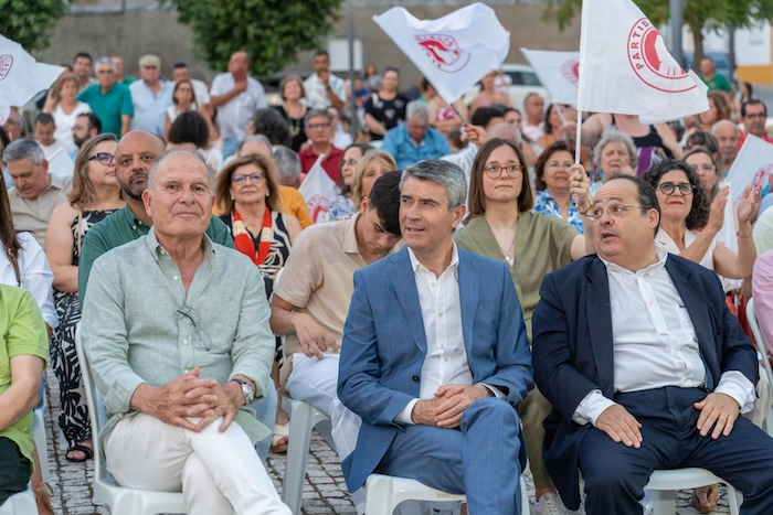 Poder Local: Autarcas Socialistas Criticam Governo por Falta de Diálogo
